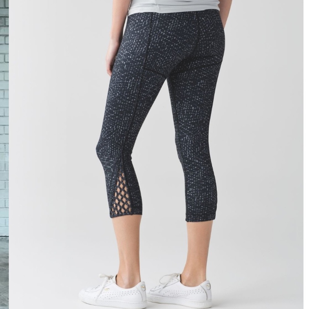 Lululemon Size 4 Black, Gray True Self Crop II Athletic Leggings